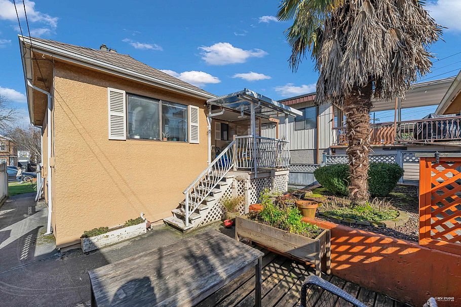 2576 Parker Street Vancouver, BC - 27