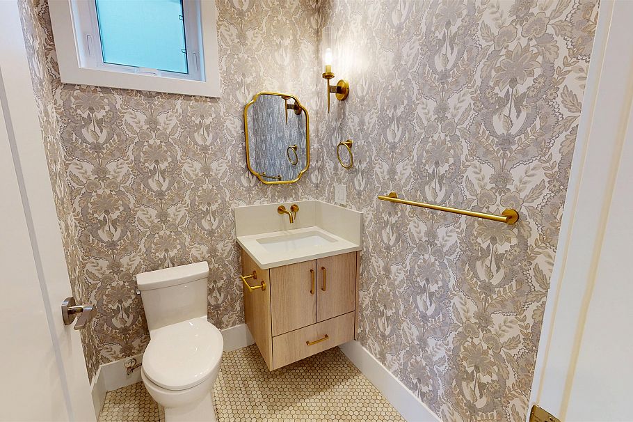 1 2528 Turner Street Vancouver, BC - 4