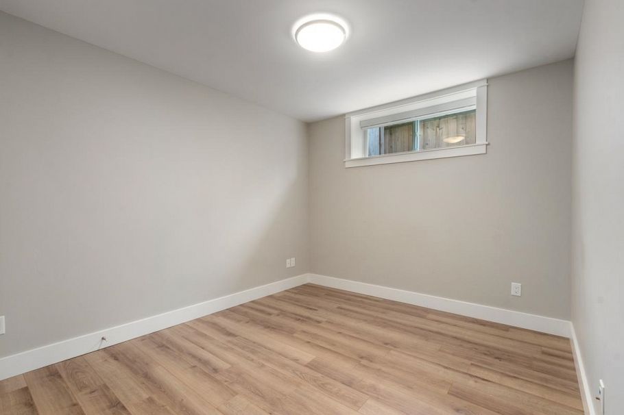 3443 W 11th Avenue Vancouver, BC - 21