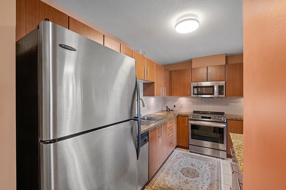 705 2088 Madioson Avenue Burnaby, BC - 4