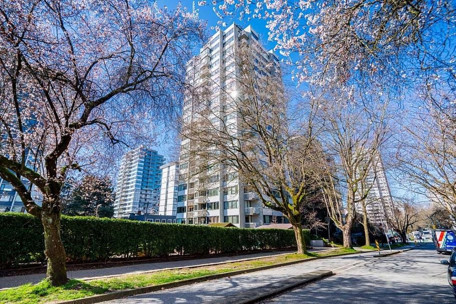 204 1740 Comox Street Vancouver, BC - 1