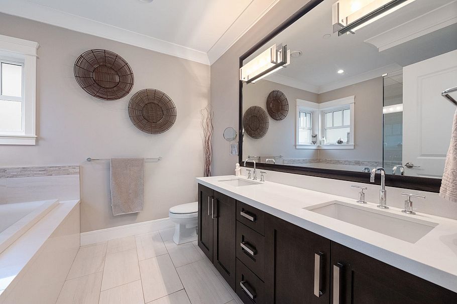 2798 W 19th Avenue Vancouver, BC - 18