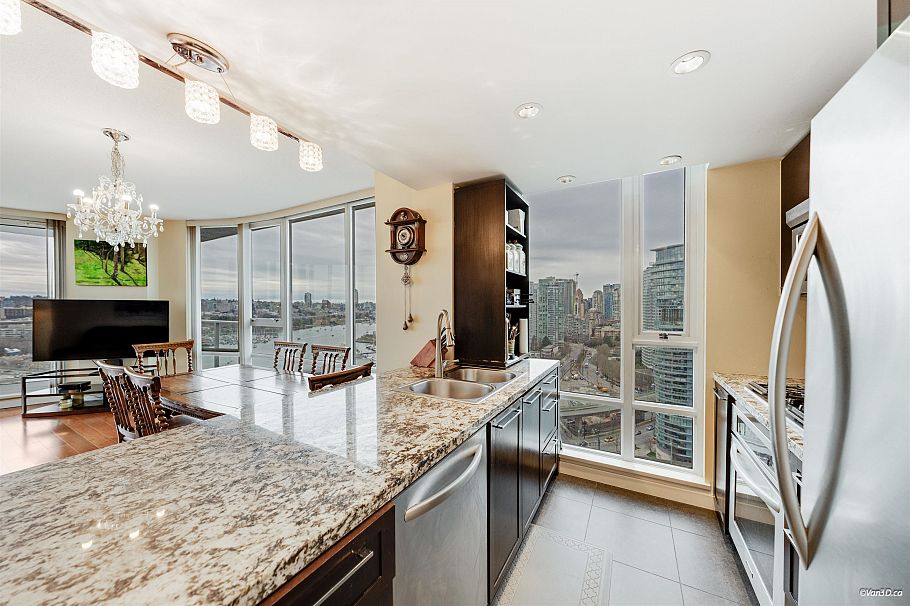 2705 918 Cooperage Way Vancouver, BC - 10