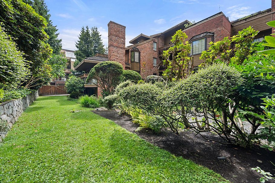 101 2320 W 40th Avenue Vancouver, BC - 3