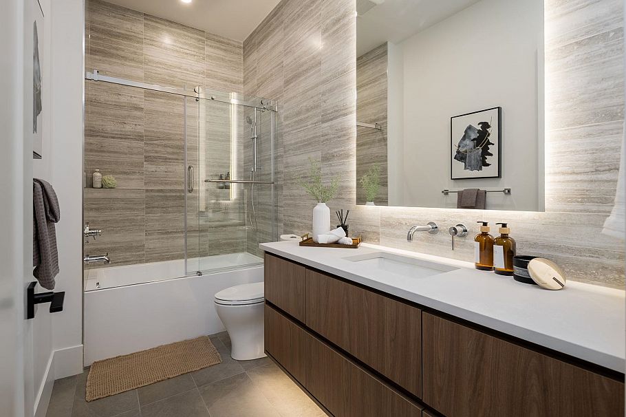 2 950 W 57th Avenue Vancouver, BC - 13