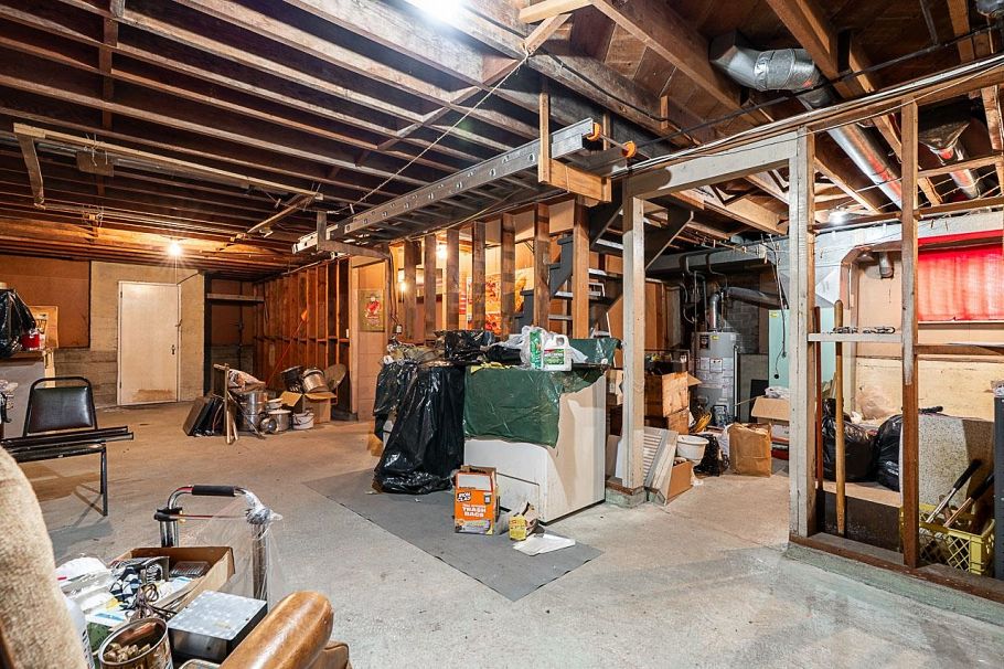 3484 E 25th Avenue Vancouver, BC - 22