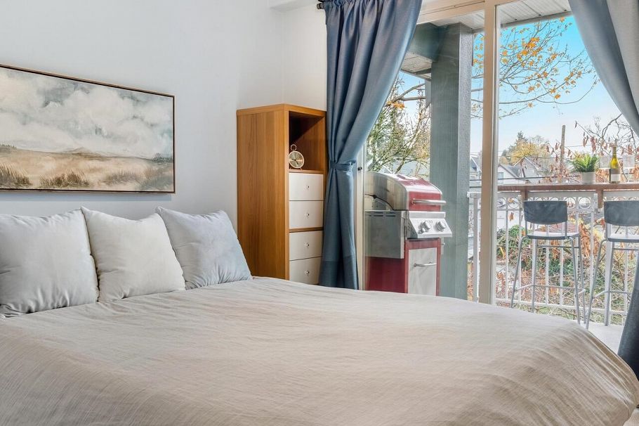 305 1915 E Georgia Street Vancouver, BC - 19