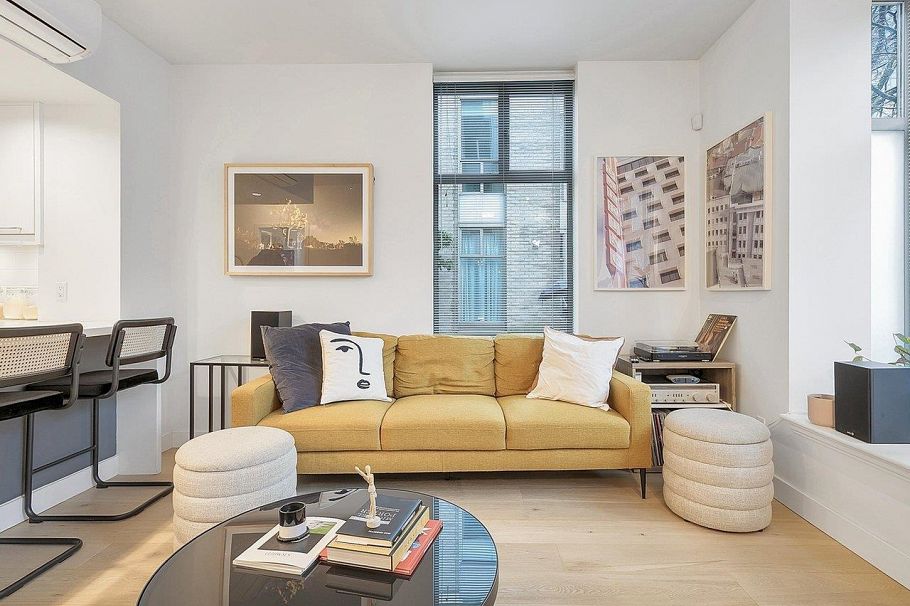 930 Richards Street Vancouver, BC - 4