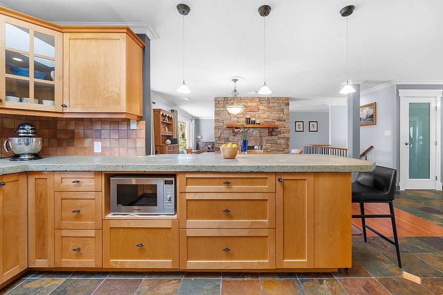 759 Winona Avenue North Vancouver, BC - 3