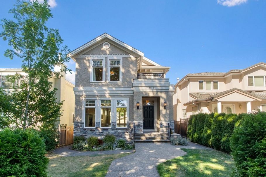 3443 W 11th Avenue Vancouver, BC - 1