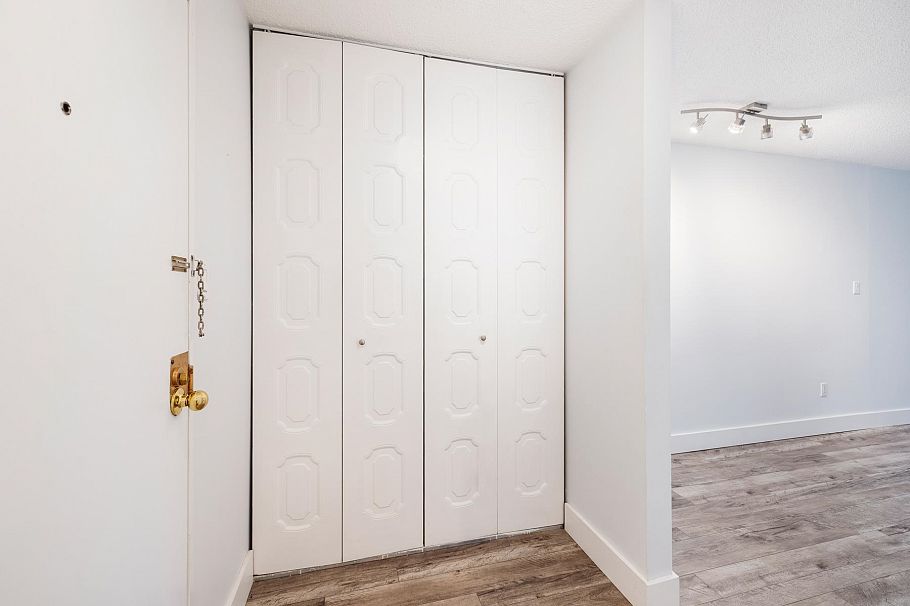 201 830 E 7th Avenue Vancouver, BC - 2