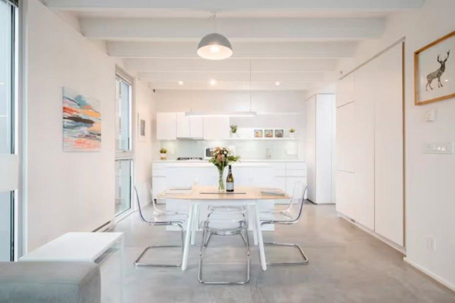 701 219 E Georgia Street Vancouver, BC - 3