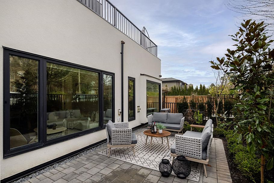 2 950 W 57th Avenue Vancouver, BC - 16