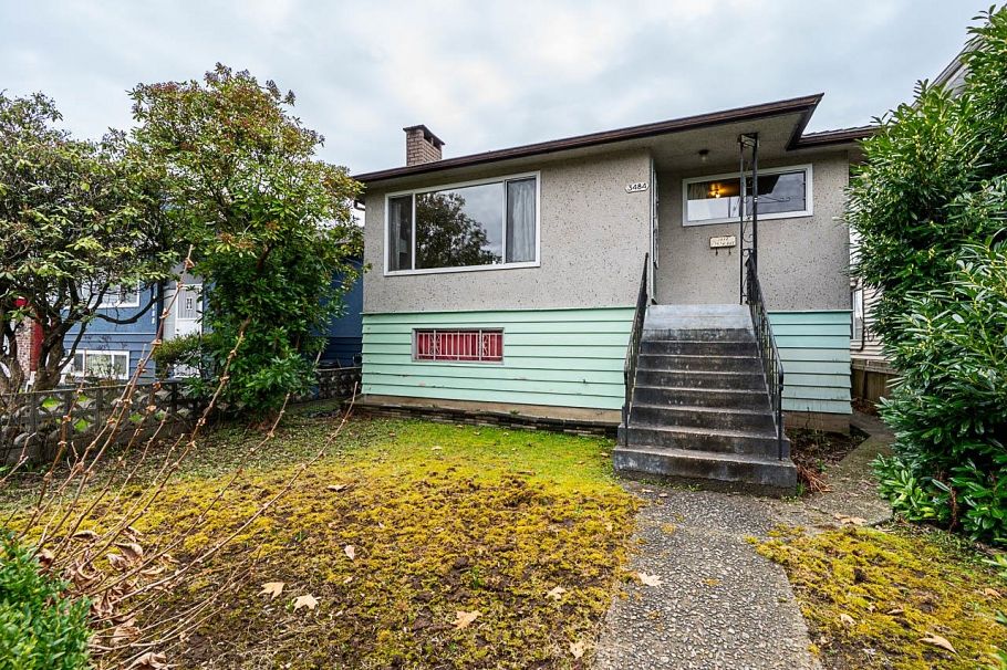 3484 E 25th Avenue Vancouver, BC - 1