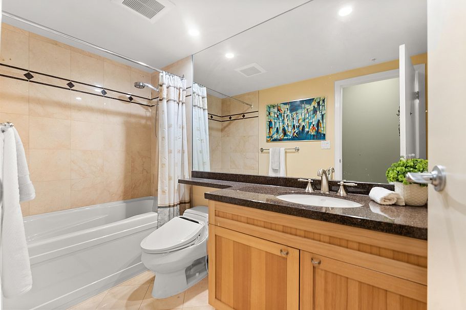 1053 Marinaside Crescent Vancouver, BC - 35