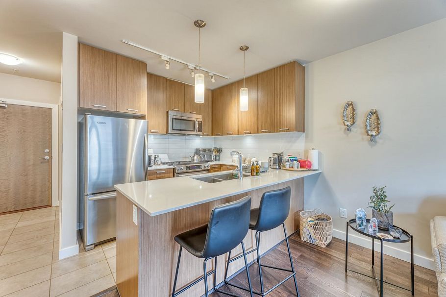 302 1182 W 16th Street North Vancouver, BC - 7