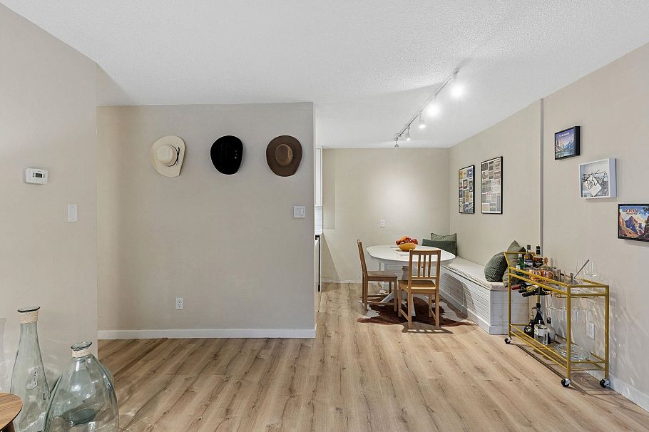 101 175 E 5th Street North Vancouver, BC - 12