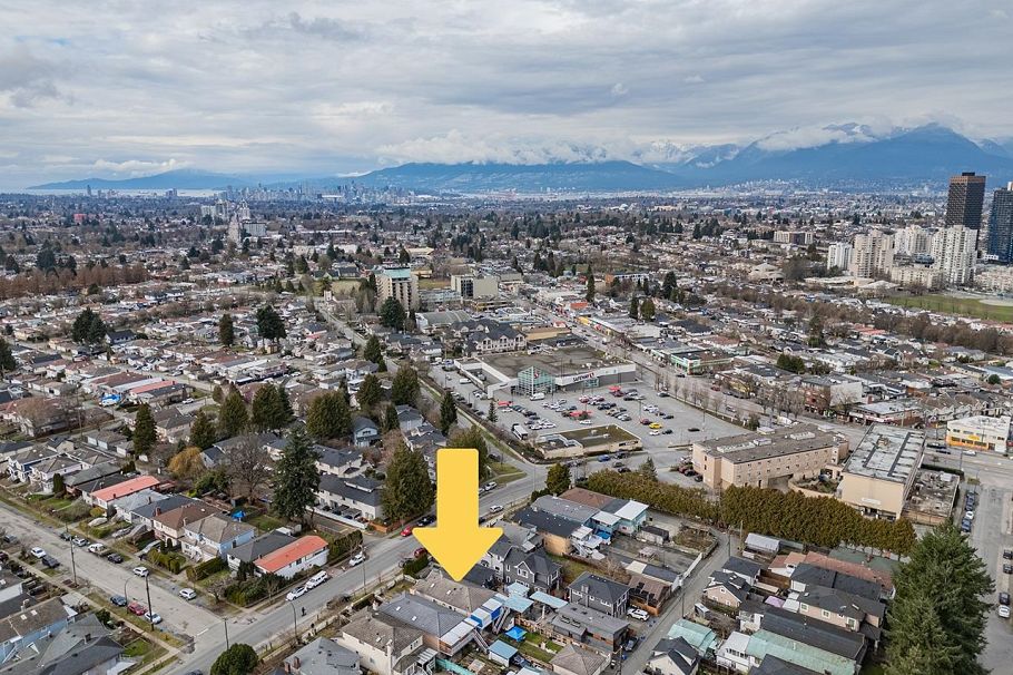 5892 Tyne Street Vancouver, BC - 3