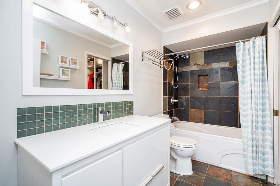 405 1000 Bowron Court North Vancouver, BC - 26