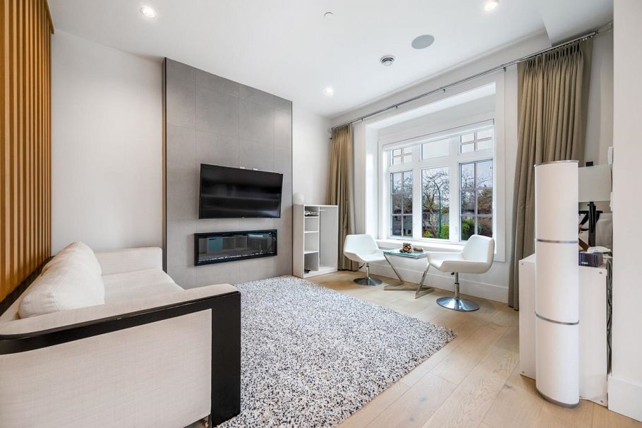 769 W 53rd Avenue Vancouver, BC - 3