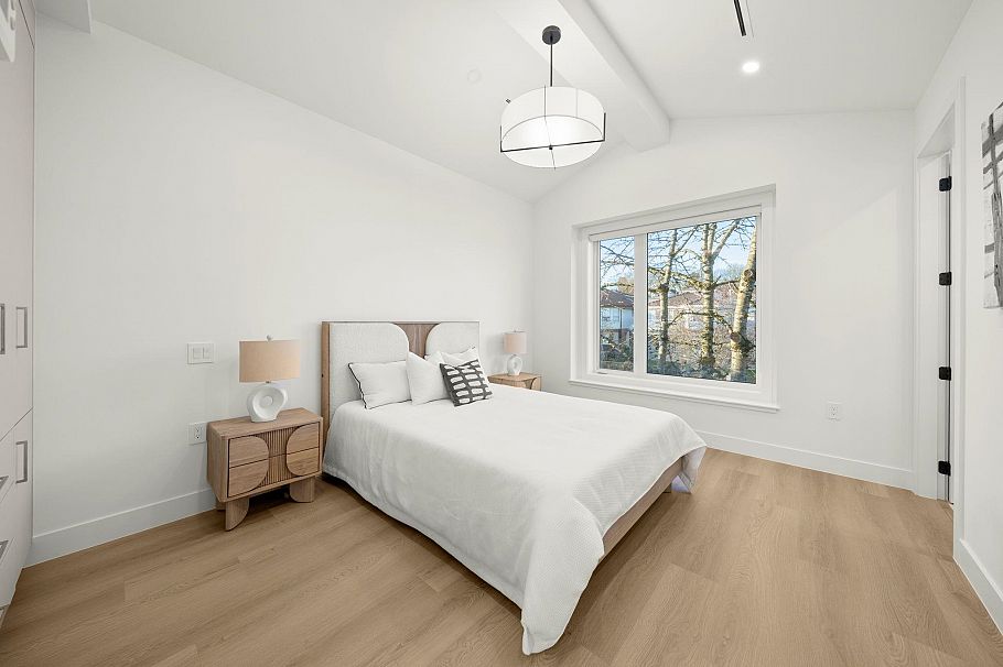 1 1278 E 63rd Avenue Vancouver, BC - 17