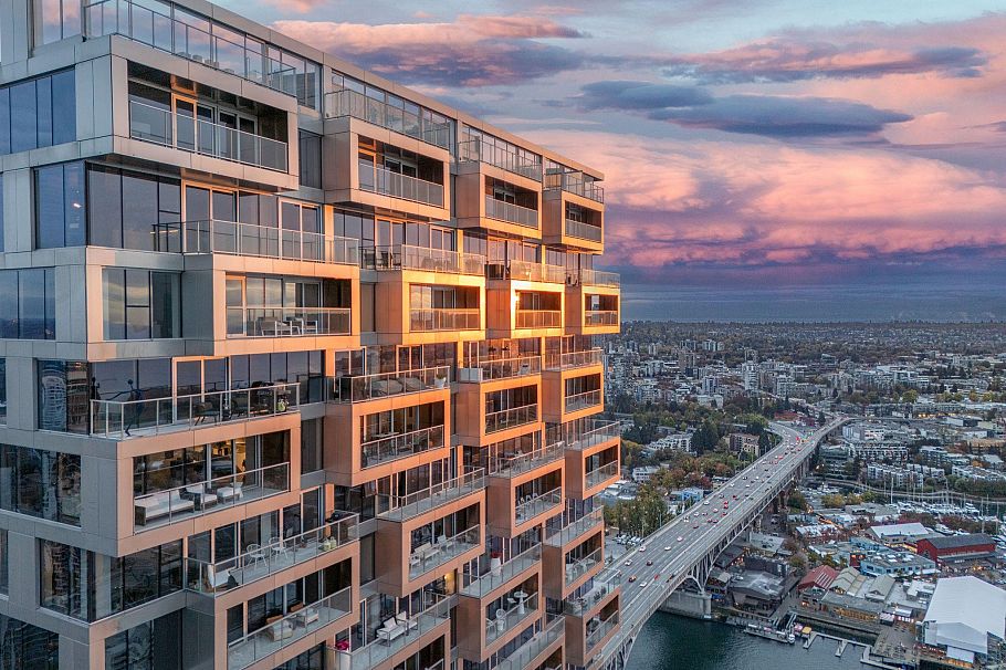 5702 1480 Howe Street Vancouver, BC - 2