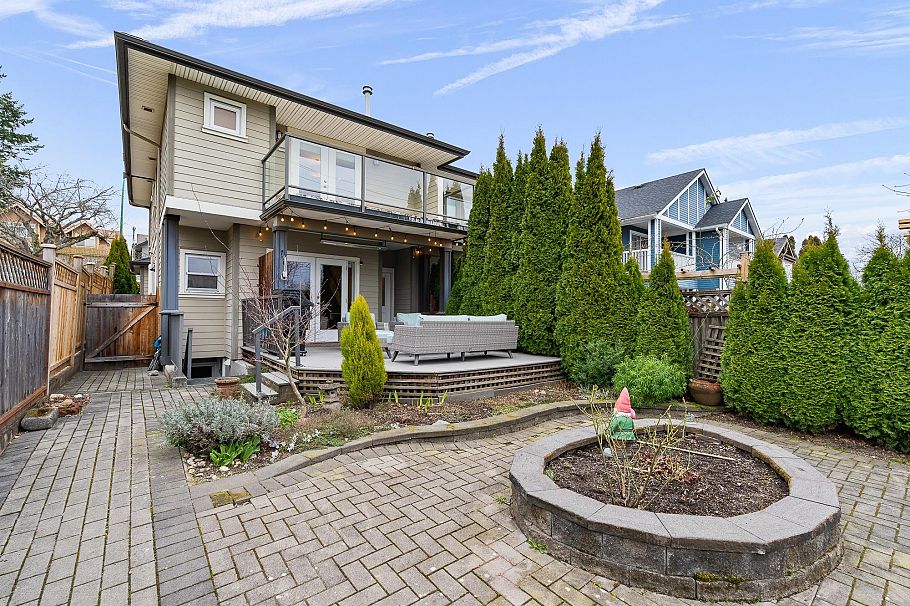 307 E 6th Street North Vancouver, BC - 38