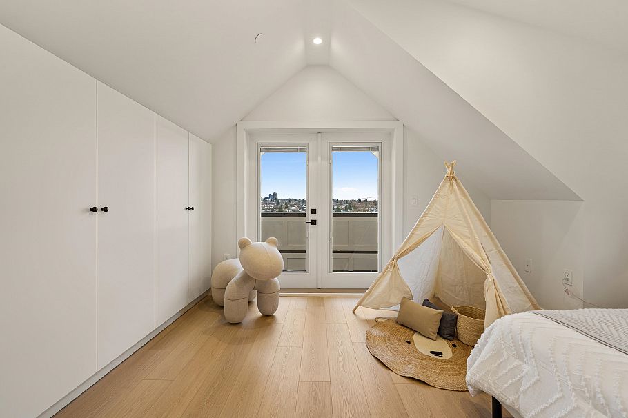 3156-2 E 8th Avenue Vancouver, BC - 16