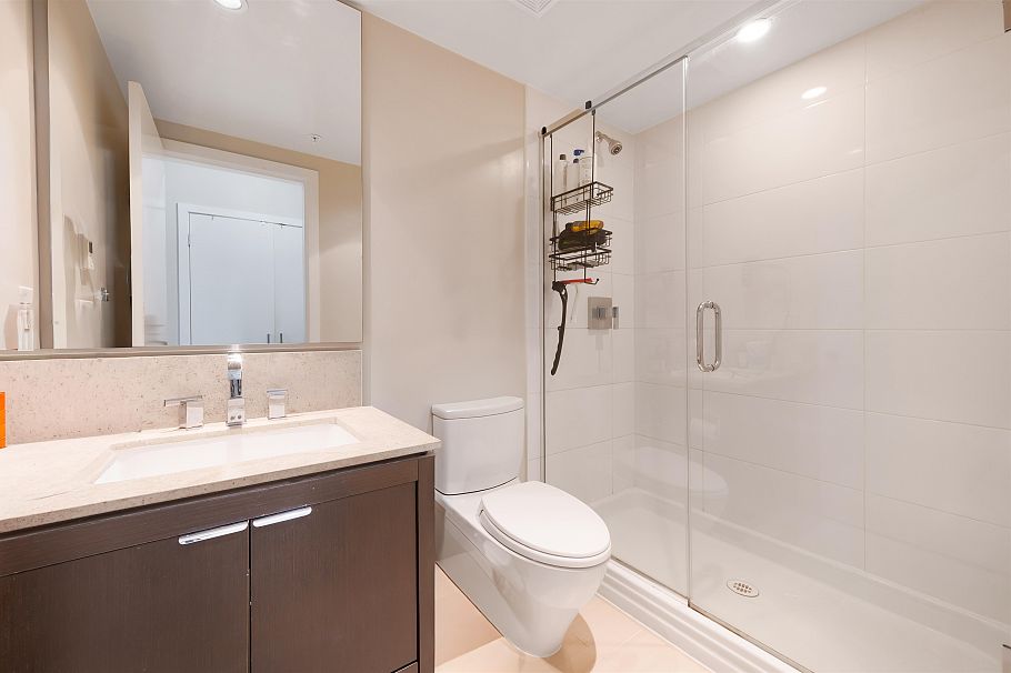 1304 1320 Chesterfield Avenue North Vancouver, BC - 11