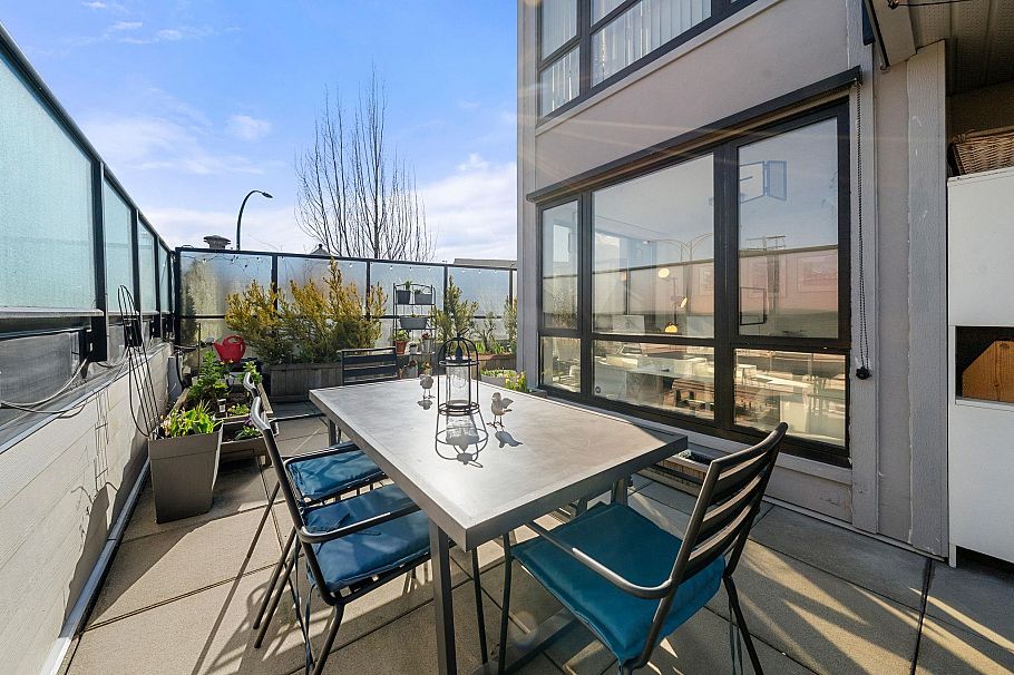 206 935 W 16th Street North Vancouver, BC - 17