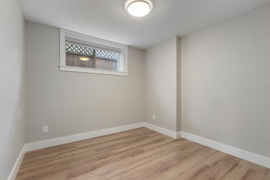 3443 W 11th Avenue Vancouver, BC - 26