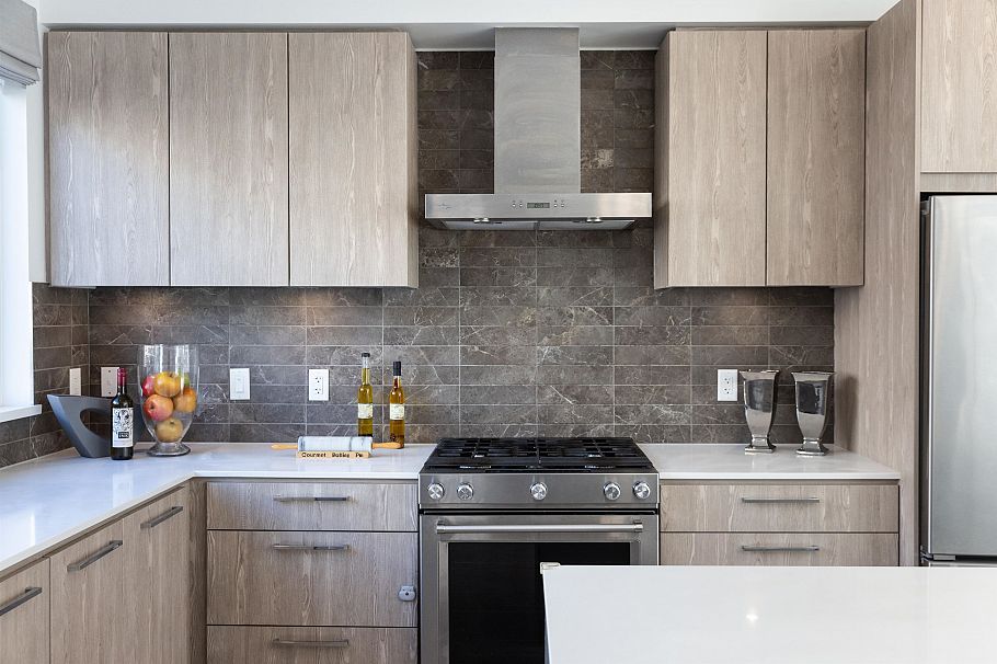 30 3597 Malsum Drive North Vancouver, BC - 33