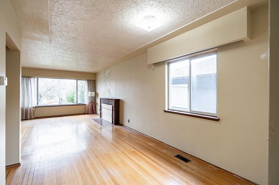 3484 E 25th Avenue Vancouver, BC - 8