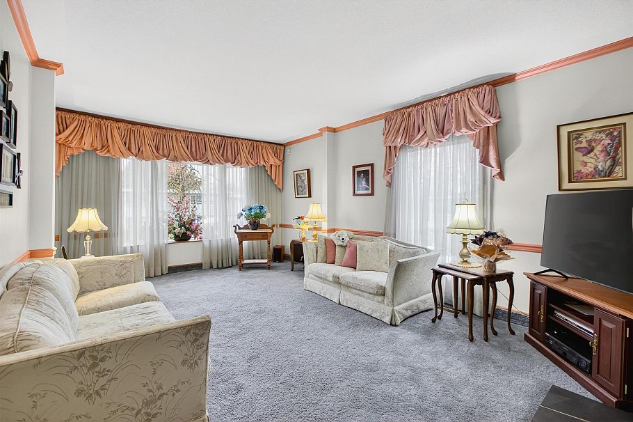 2284 E 45th Avenue Vancouver, BC - 6