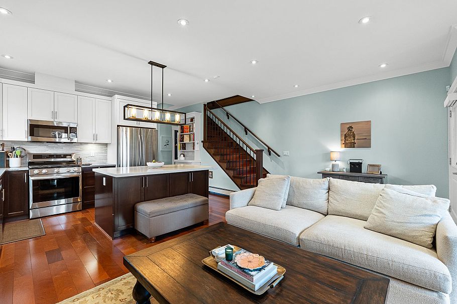 307 E 6th Street North Vancouver, BC - 21