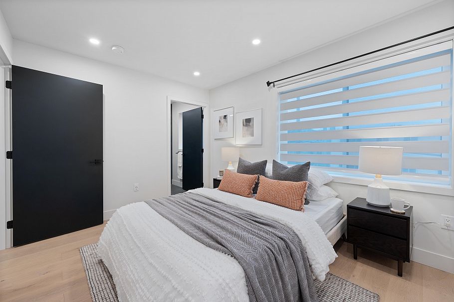 919 E 10th Avenue Vancouver, BC - 13