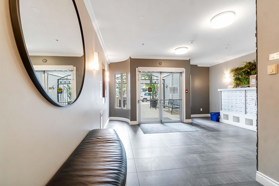 307 2929 W 4th Avenue Vancouver, BC - 5