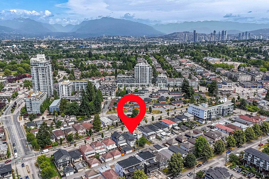 2354 E 33rd Avenue Vancouver, BC - 22