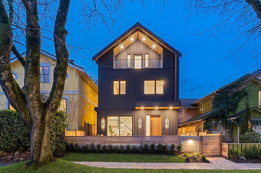 2 1945 E 13th Ave Avenue Vancouver, BC - 1