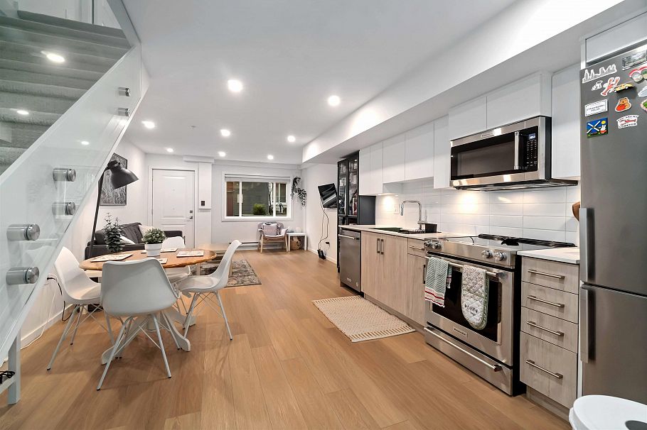 3623 Rae Avenue Vancouver, BC - 4