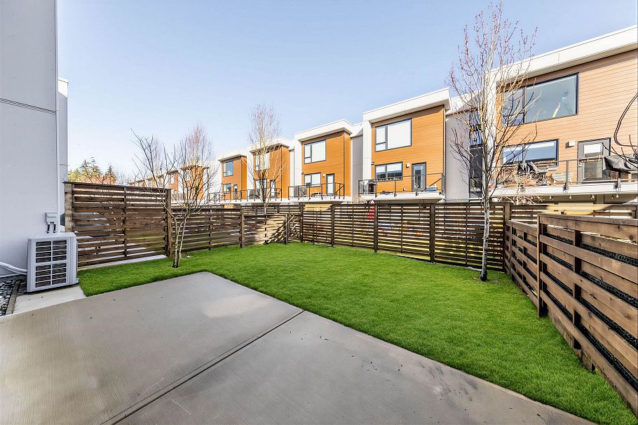 30 3597 Malsum Drive North Vancouver, BC - 14