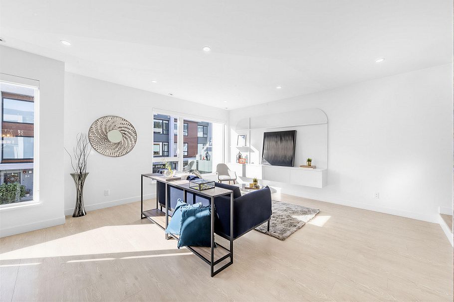 30 3597 Malsum Drive North Vancouver, BC - 3