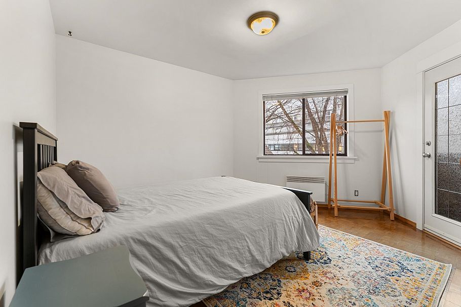 2980 W 8th Avenue Vancouver, BC - 15