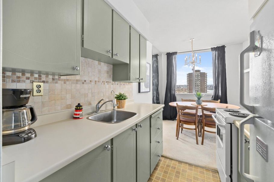 1001 1251 Cardero Street Vancouver, BC - 12