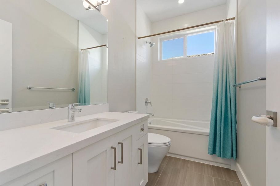 3443 W 11th Avenue Vancouver, BC - 18