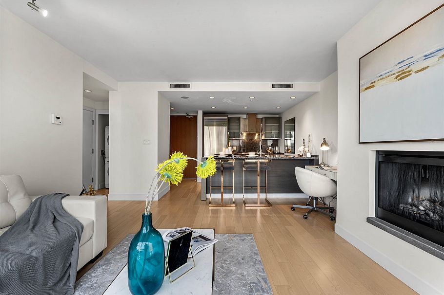 2107 1111 Alberni Street Vancouver, BC - 10