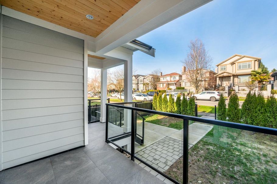 1 366 E 64th Avenue Vancouver, BC - 20