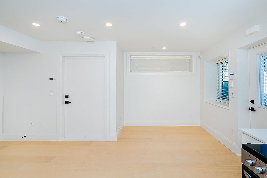 1505 Renfrew Street Vancouver, BC - 33