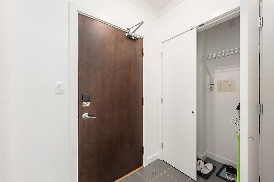 2203 58 Keefer Place Vancouver, BC - 22