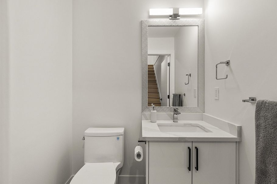 2666 E 6th Avenue Vancouver, BC - 30